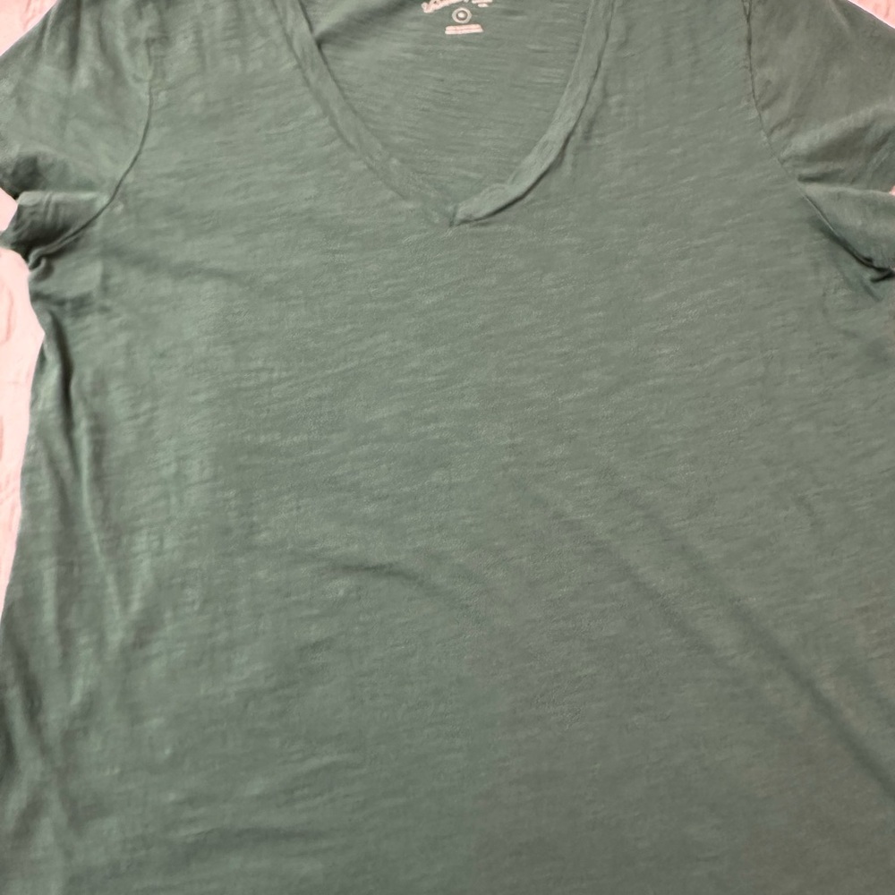 Women’s Lightweight V-Neck Tee in Dark Sage Green size XL